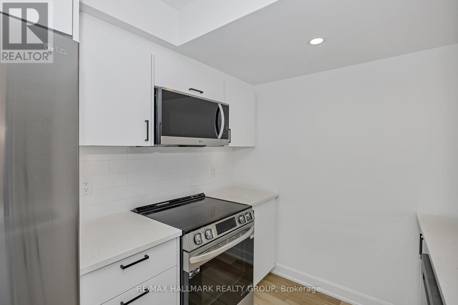 6104 Renaud Rd, Ottawa, Ontario  K1W 0X6 - Photo 8 - X12406403