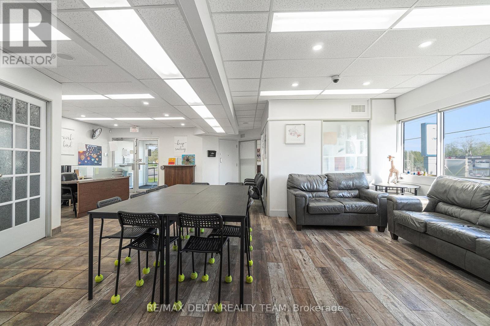 3713 Navan Road, Ottawa, Ontario  K1B 1H9 - Photo 10 - X12406433