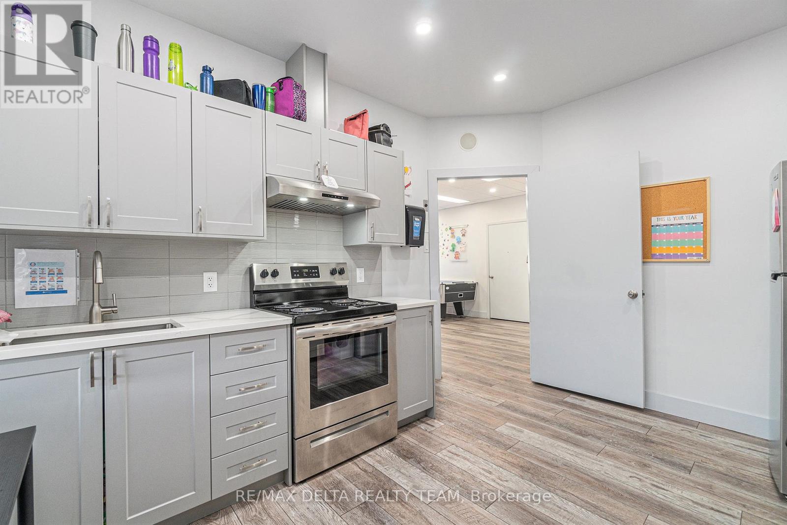 3713 Navan Road, Ottawa, Ontario  K1B 1H9 - Photo 15 - X12406433