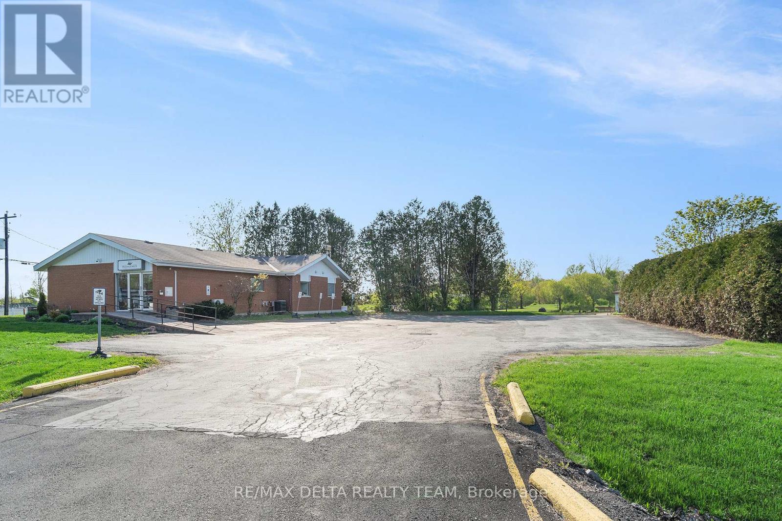 3713 Navan Road, Ottawa, Ontario  K1B 1H9 - Photo 36 - X12406433