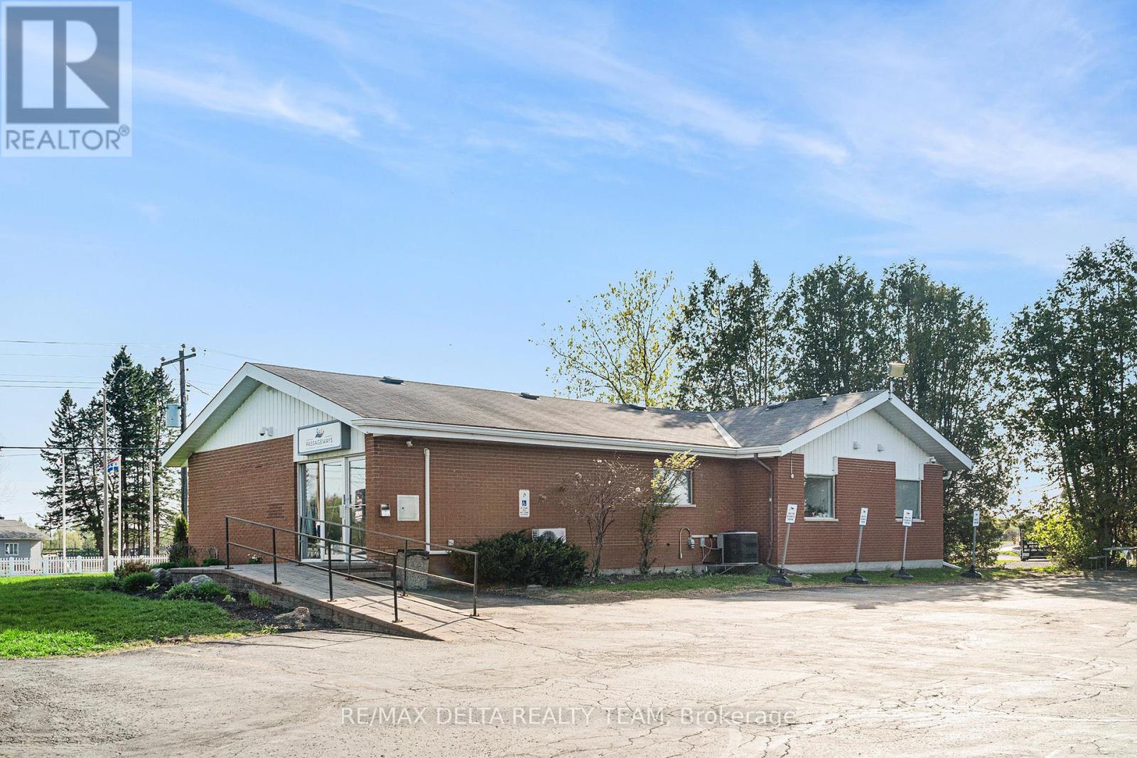 3713 Navan Road, Ottawa, Ontario  K1B 1H9 - Photo 42 - X12406433