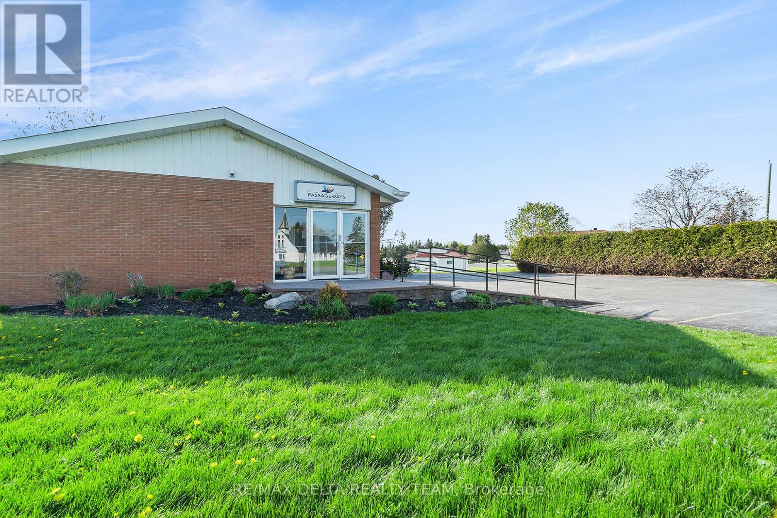 3713 Navan Road, Ottawa, Ontario  K1B 1H9 - Photo 44 - X12406433