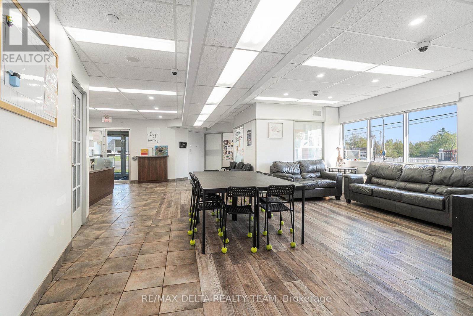 3713 Navan Road, Ottawa, Ontario  K1B 1H9 - Photo 6 - X12406433