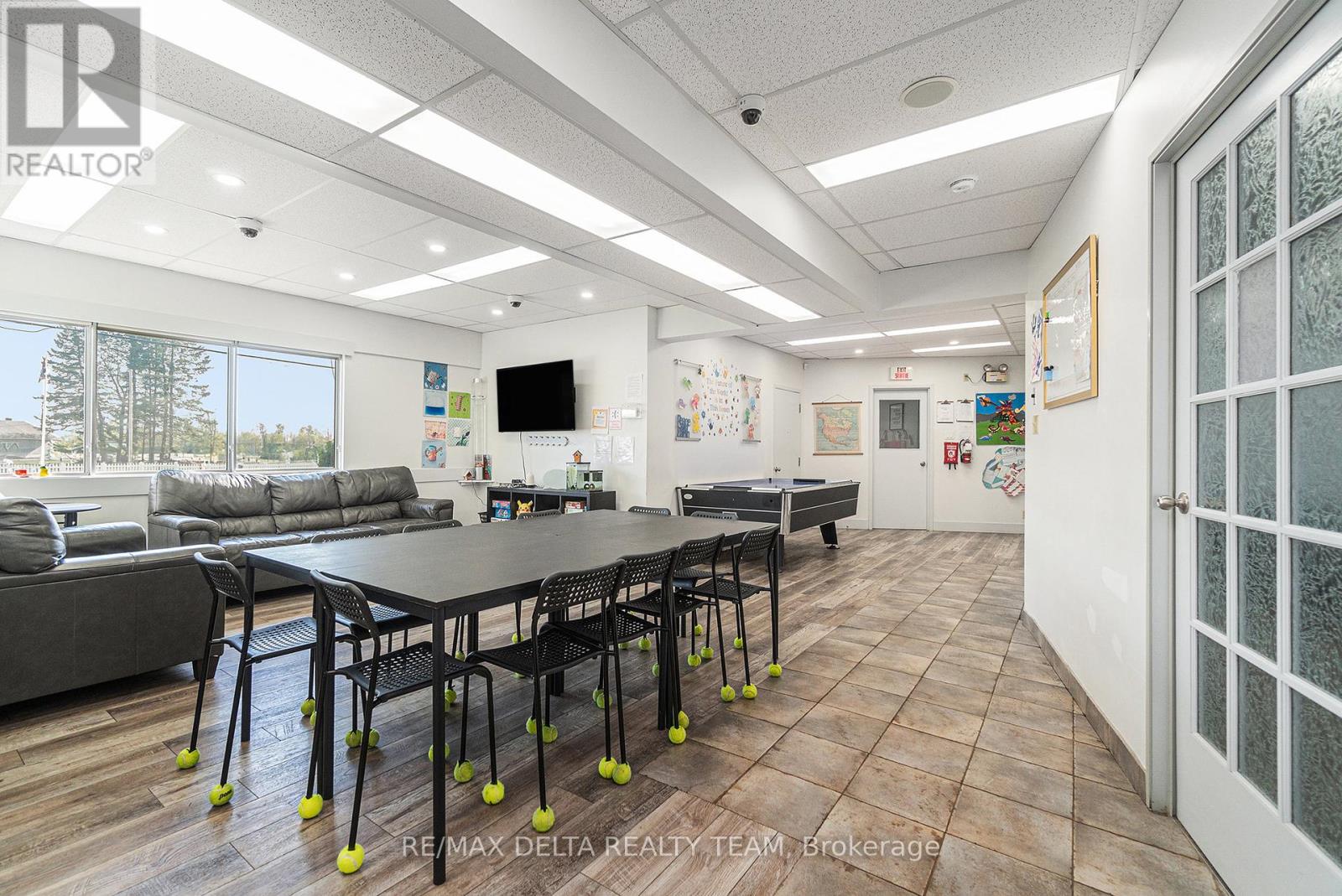 3713 Navan Road, Ottawa, Ontario  K1B 1H9 - Photo 9 - X12406433