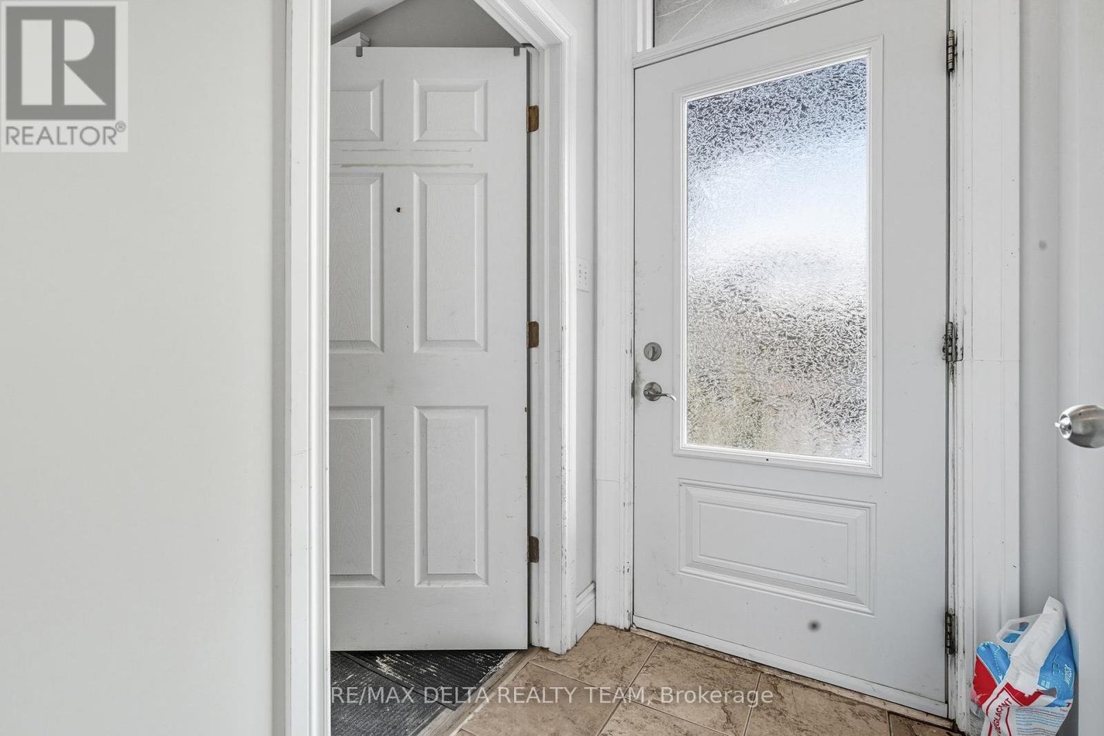 397 Gladstone Avenue, Ottawa, Ontario  K2P 0Y9 - Photo 3 - X12406459