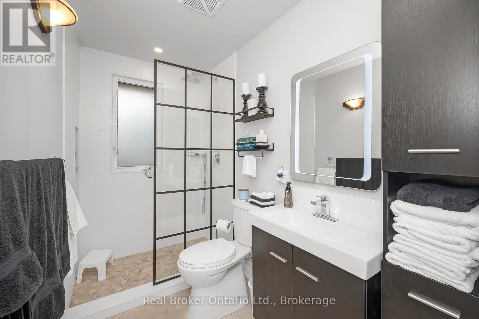Lorem Ipsum Dol, Grimsby, Ontario  L3M  - Photo 16 - DEMO28868452