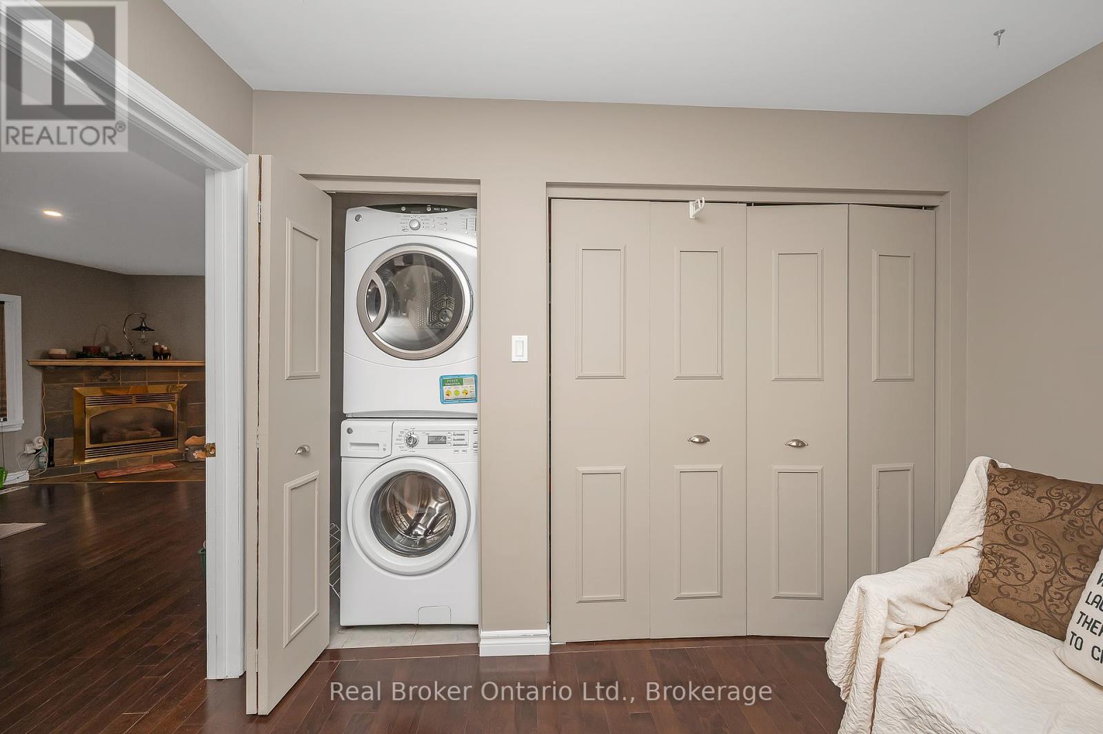 Lorem Ipsum Dol, Grimsby, Ontario  L3M  - Photo 22 - DEMO28868452