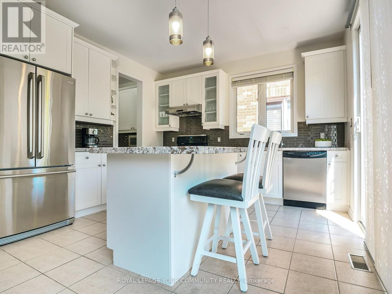 118 Ina Lane, Whitchurch-Stouffville, Ontario  L4A 0L8 - Photo 10 - N12391958