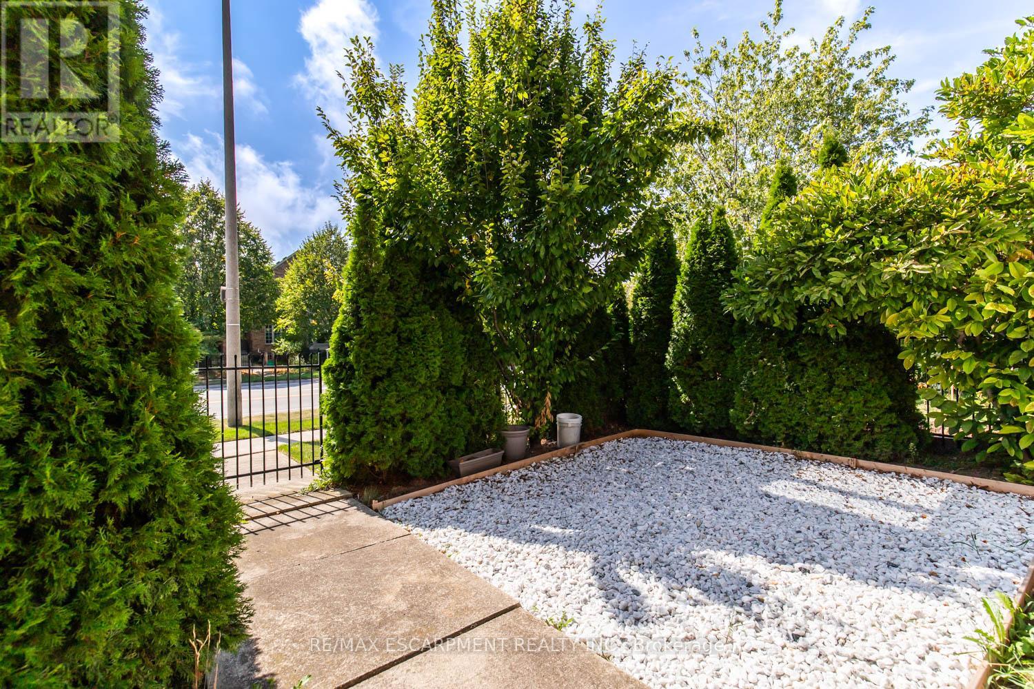 2 - 188 Livingston Avenue, Grimsby, Ontario  L3M 5R7 - Photo 23 - X12391560