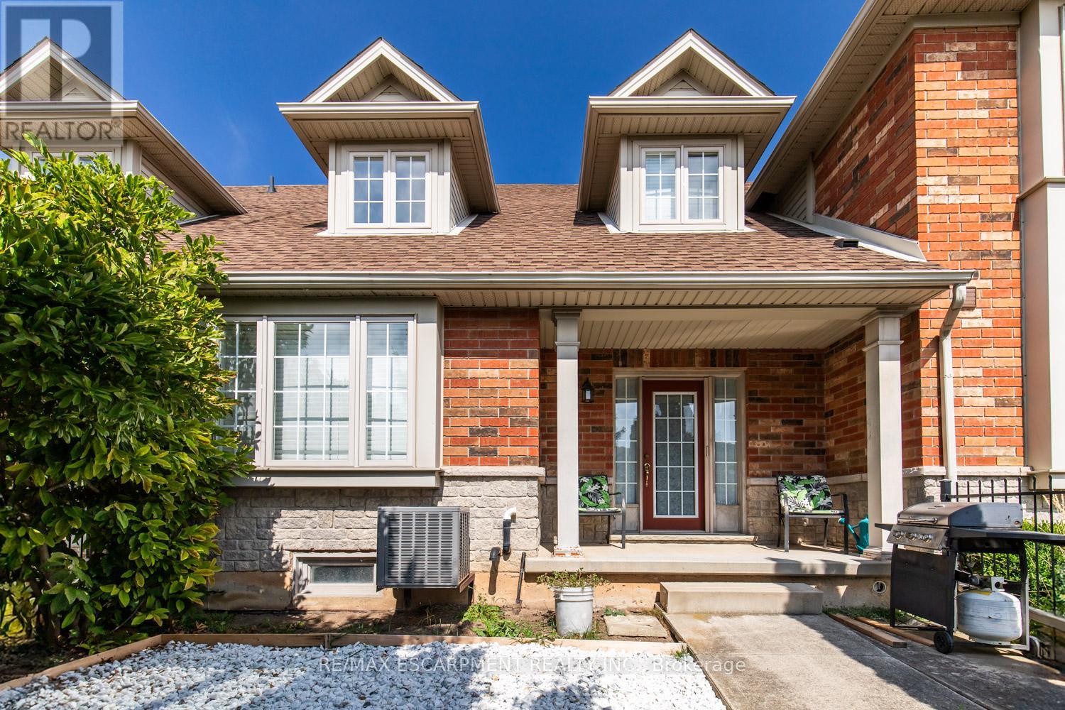 2 - 188 Livingston Avenue, Grimsby, Ontario  L3M 5R7 - Photo 24 - X12391560