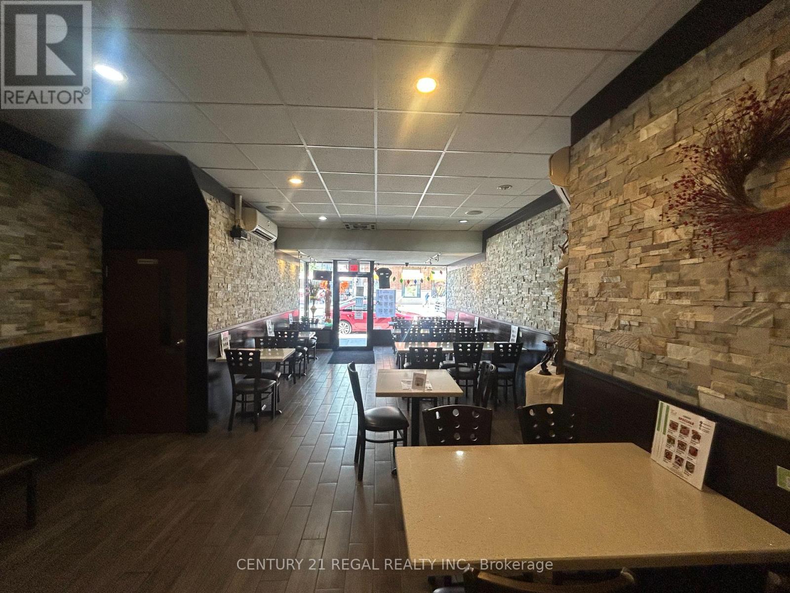 62 Vaughan Road, Toronto (Humewood-Cedarvale), Ontario  M6G 2N4 - Photo 3 - C12403365