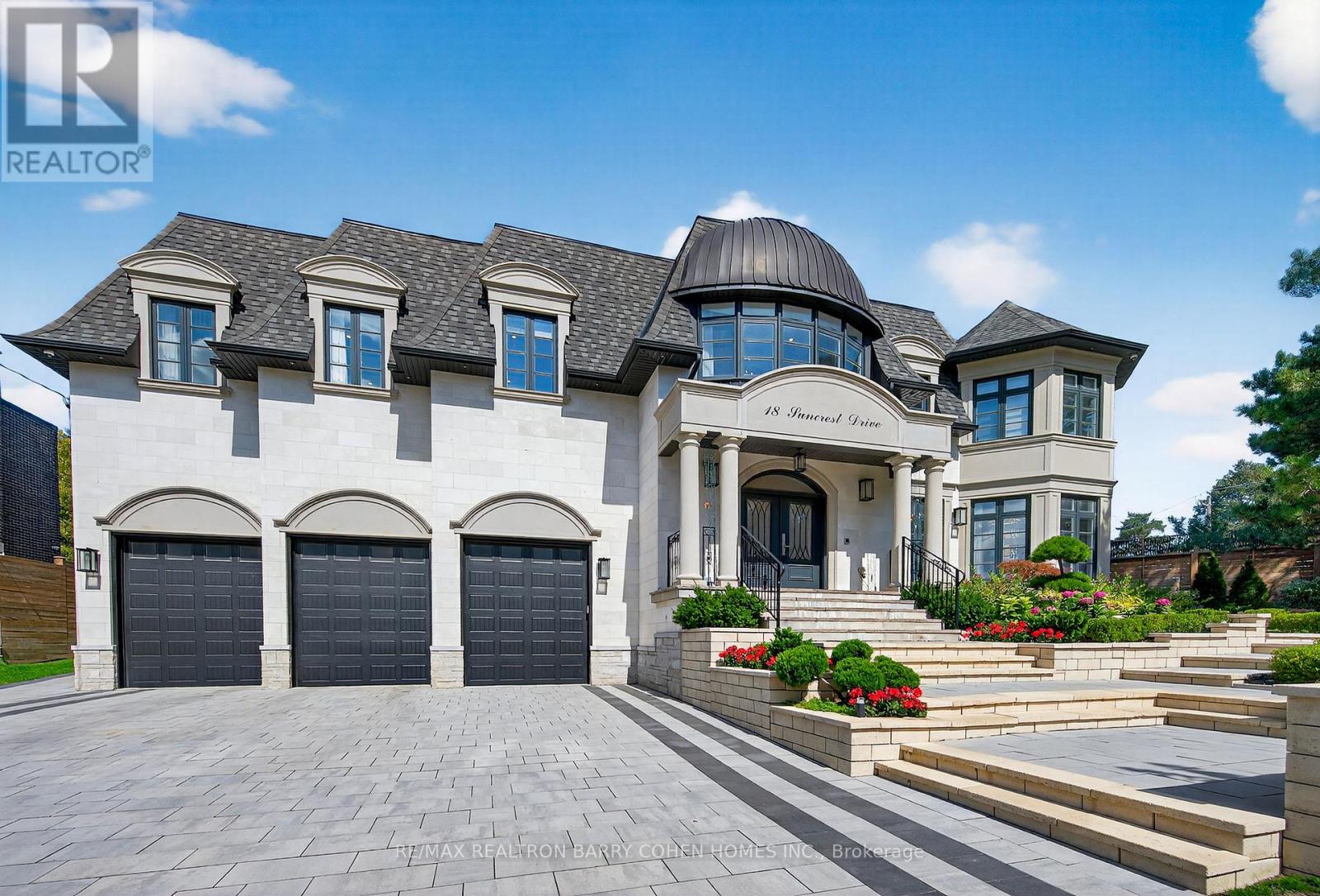 18 Suncrest Drive, Toronto (Bridle Path-Sunnybrook-York Mills), Ontario  M3C 2L2 - Photo 2 - C12406124