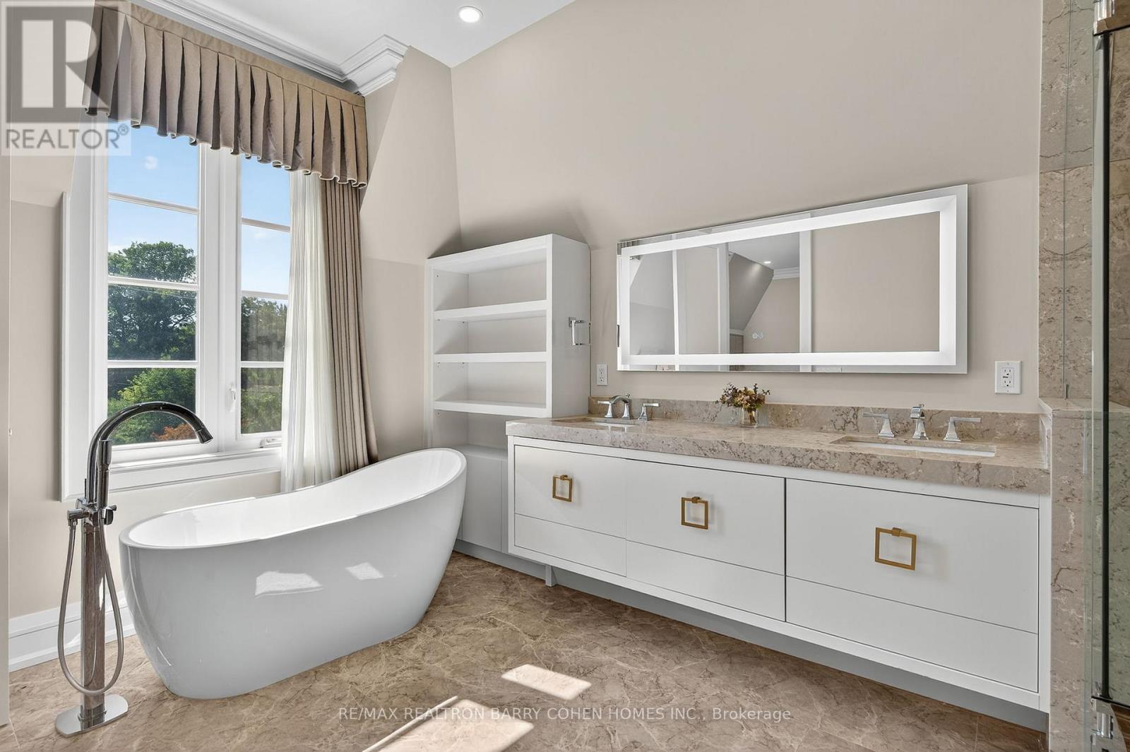 18 Suncrest Drive, Toronto (Bridle Path-Sunnybrook-York Mills), Ontario  M3C 2L2 - Photo 26 - C12406124
