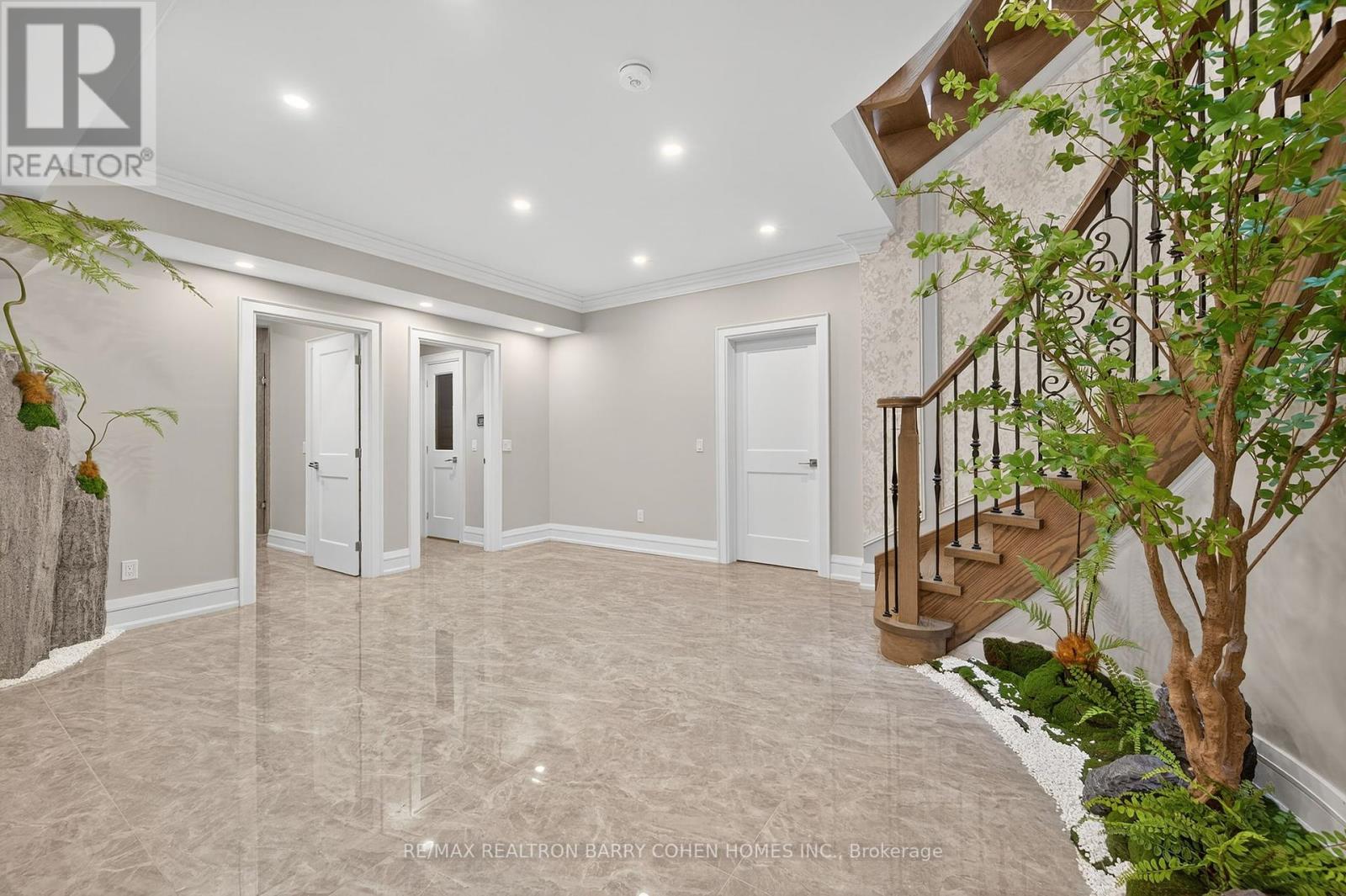 18 Suncrest Drive, Toronto (Bridle Path-Sunnybrook-York Mills), Ontario  M3C 2L2 - Photo 32 - C12406124
