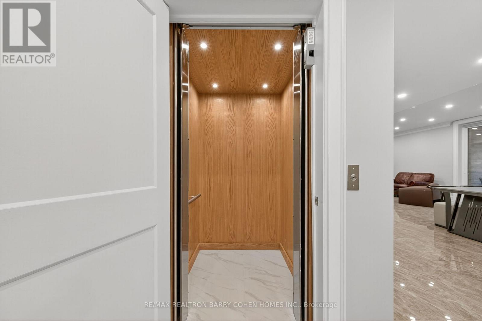 18 Suncrest Drive, Toronto (Bridle Path-Sunnybrook-York Mills), Ontario  M3C 2L2 - Photo 39 - C12406124