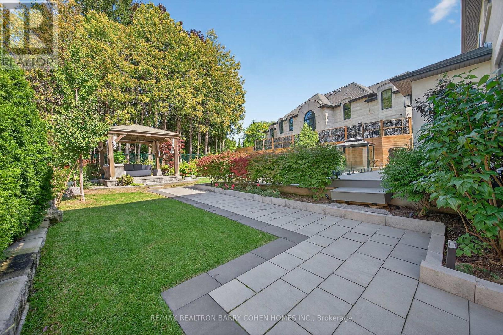 18 Suncrest Drive, Toronto (Bridle Path-Sunnybrook-York Mills), Ontario  M3C 2L2 - Photo 45 - C12406124
