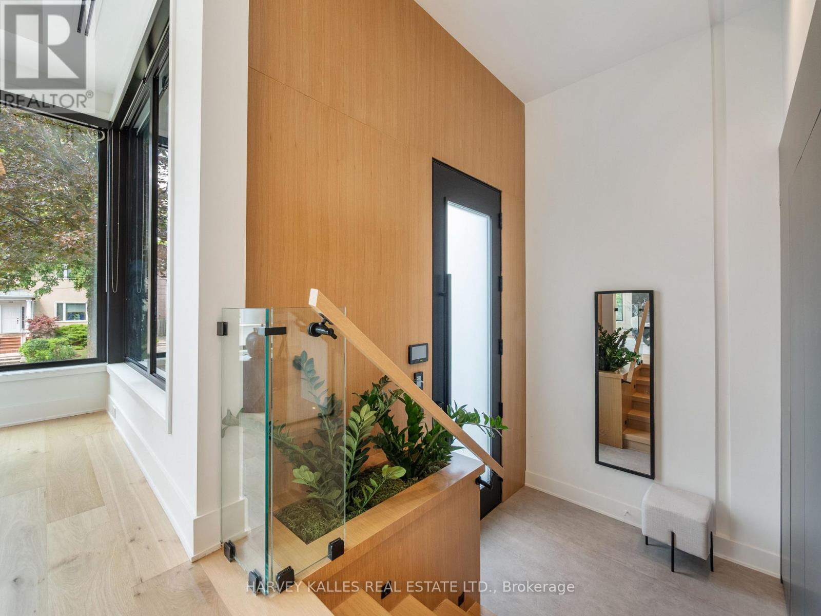 585 Bedford Park Avenue, Toronto (Bedford Park-Nortown), Ontario  M5M 1K4 - Photo 2 - C12406189