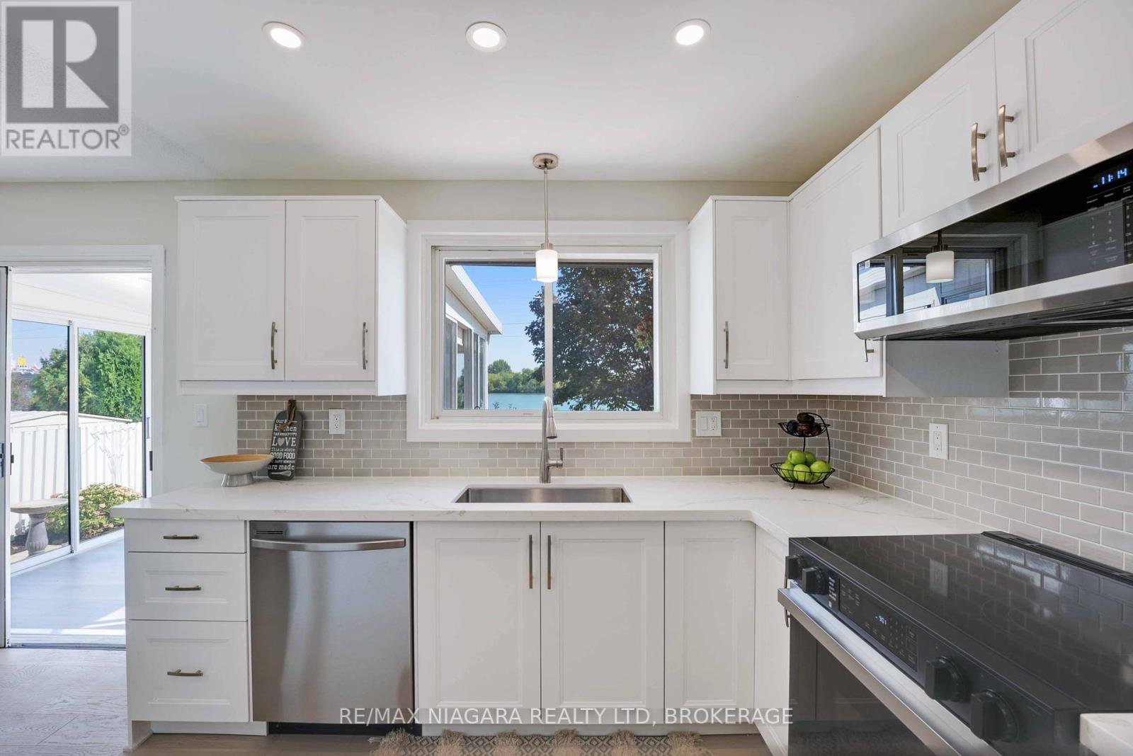 628 Bunting Road, St. Catharines (Bunting/linwell), Ontario  L2M 2Z8 - Photo 11 - X12406357