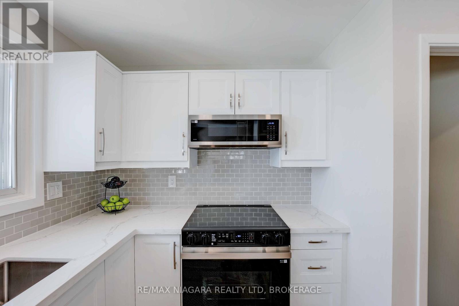628 Bunting Road, St. Catharines (Bunting/linwell), Ontario  L2M 2Z8 - Photo 12 - X12406357