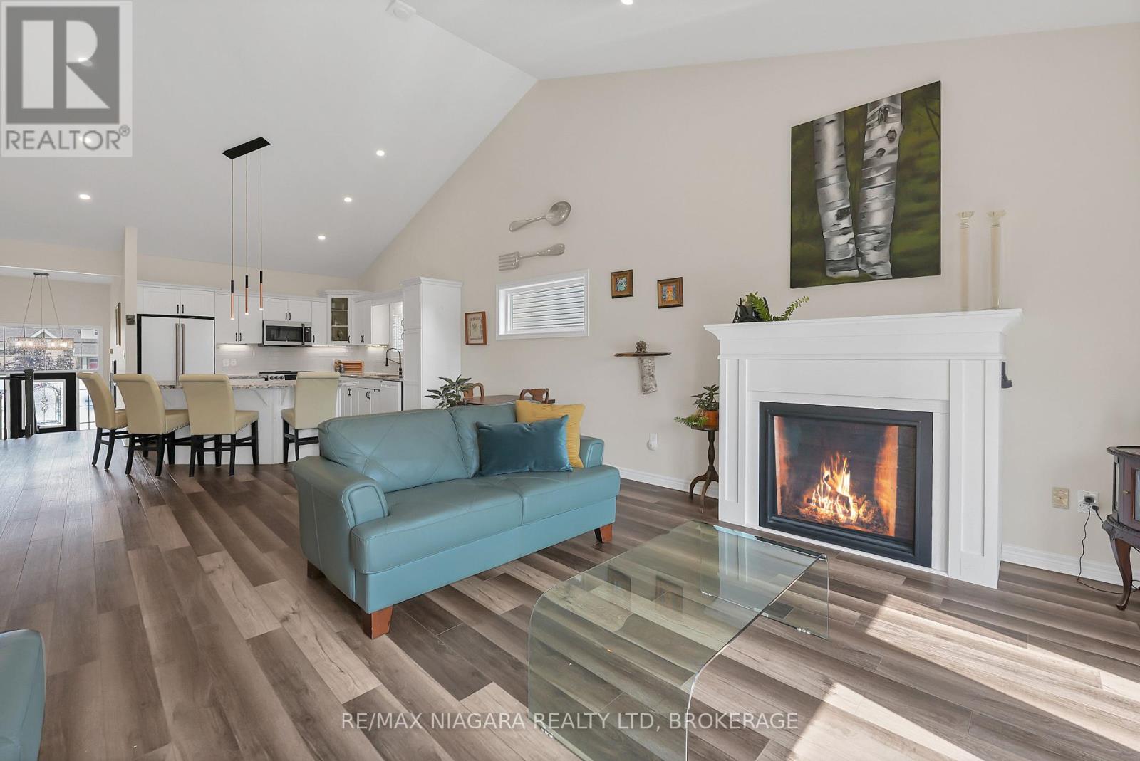 8738 Upper Canada Drive, Niagara Falls, Ontario  L2H 0B8 - Photo 13 - X12406452
