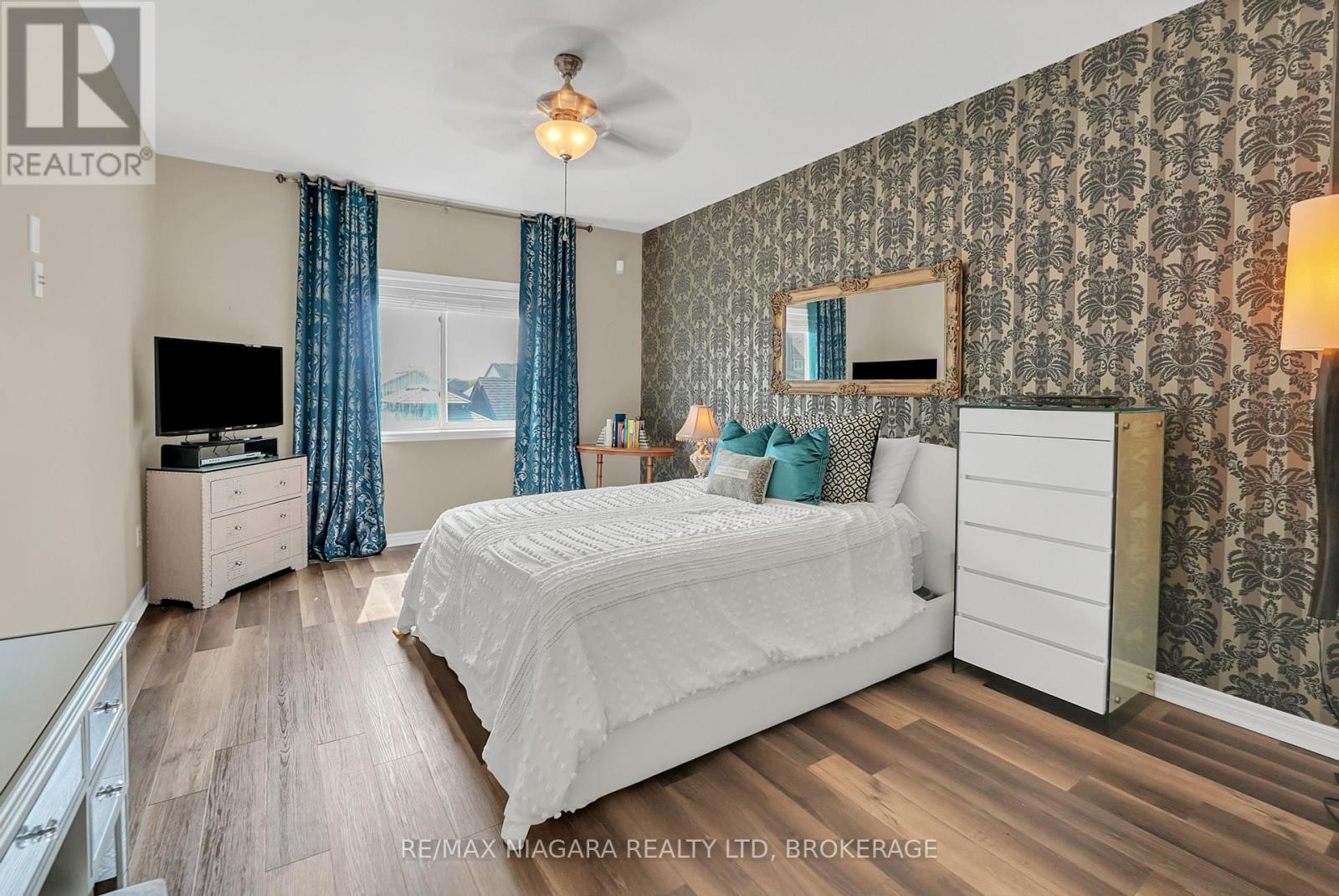 8738 Upper Canada Drive, Niagara Falls, Ontario  L2H 0B8 - Photo 16 - X12406452