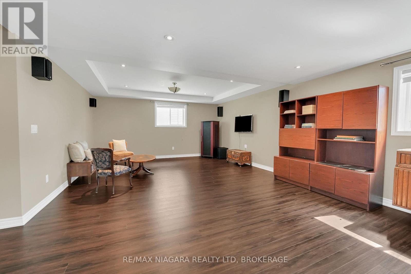 8738 Upper Canada Drive, Niagara Falls, Ontario  L2H 0B8 - Photo 24 - X12406452