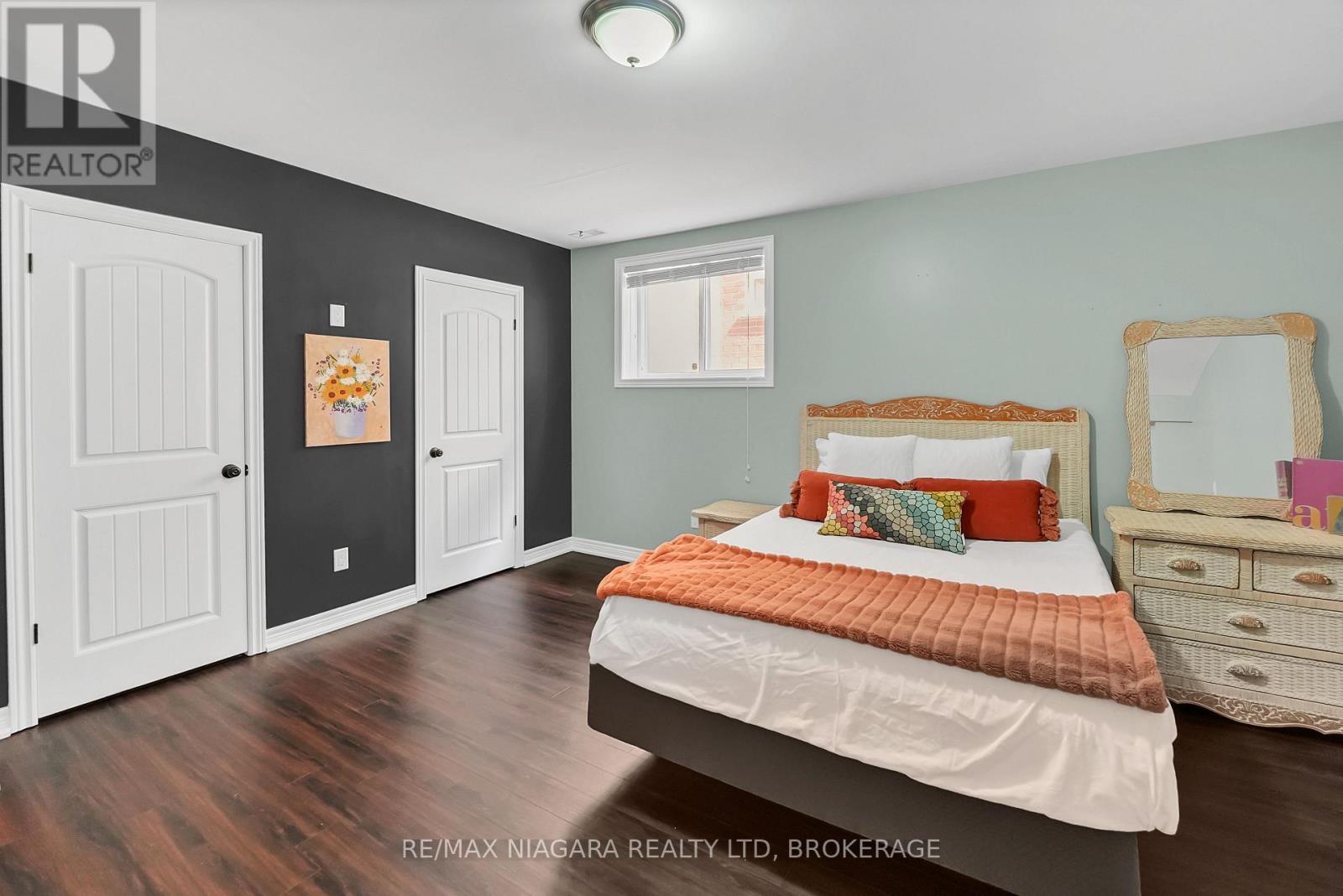 8738 Upper Canada Drive, Niagara Falls, Ontario  L2H 0B8 - Photo 28 - X12406452