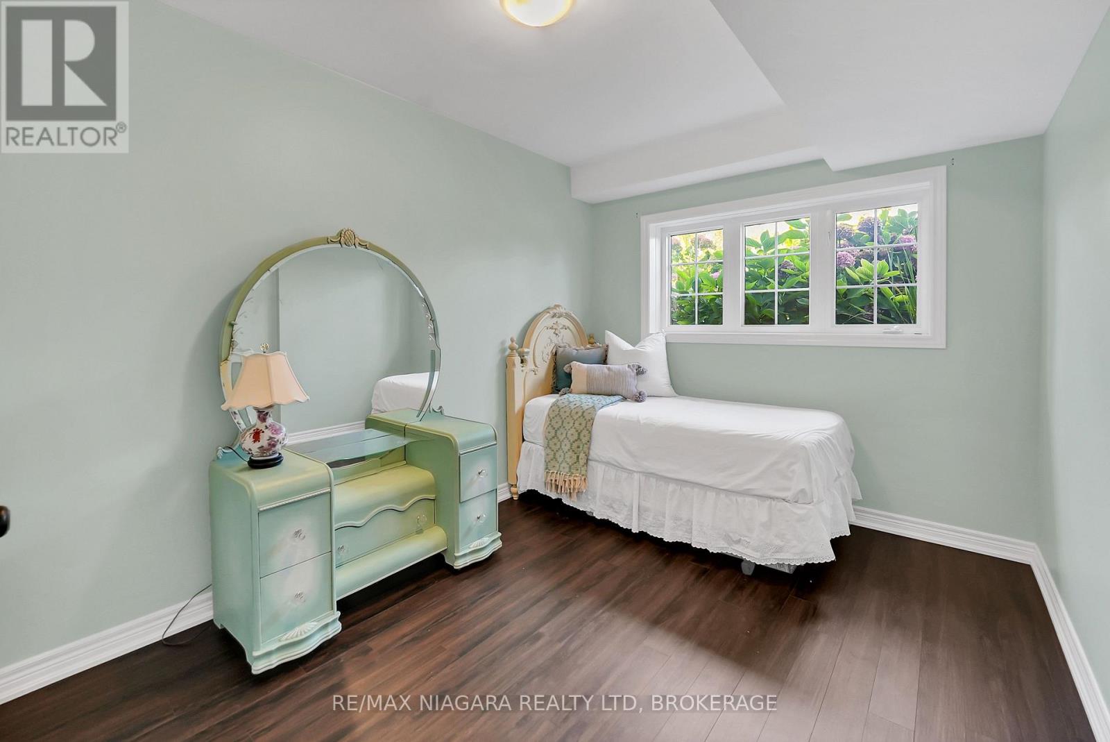 8738 Upper Canada Drive, Niagara Falls, Ontario  L2H 0B8 - Photo 29 - X12406452