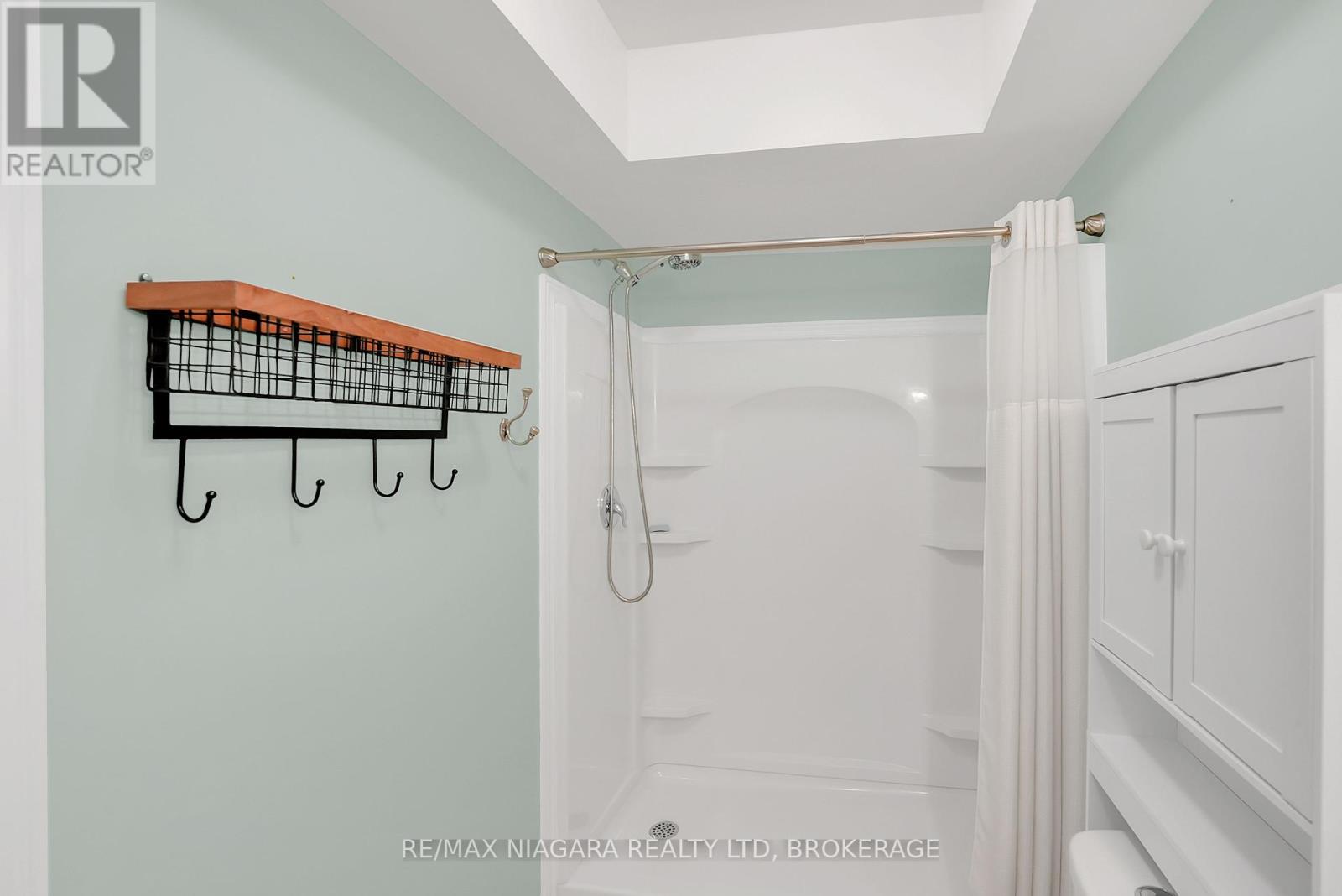 8738 Upper Canada Drive, Niagara Falls, Ontario  L2H 0B8 - Photo 31 - X12406452