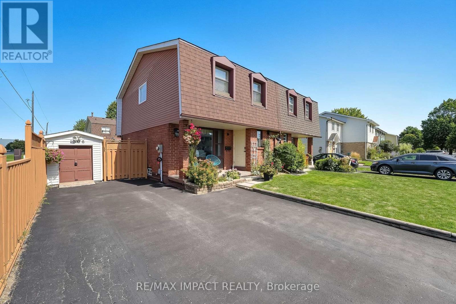 1506 Fenelon Crescent, Oshawa, Ontario  L1J 6G1 - Photo 1 - E12406179