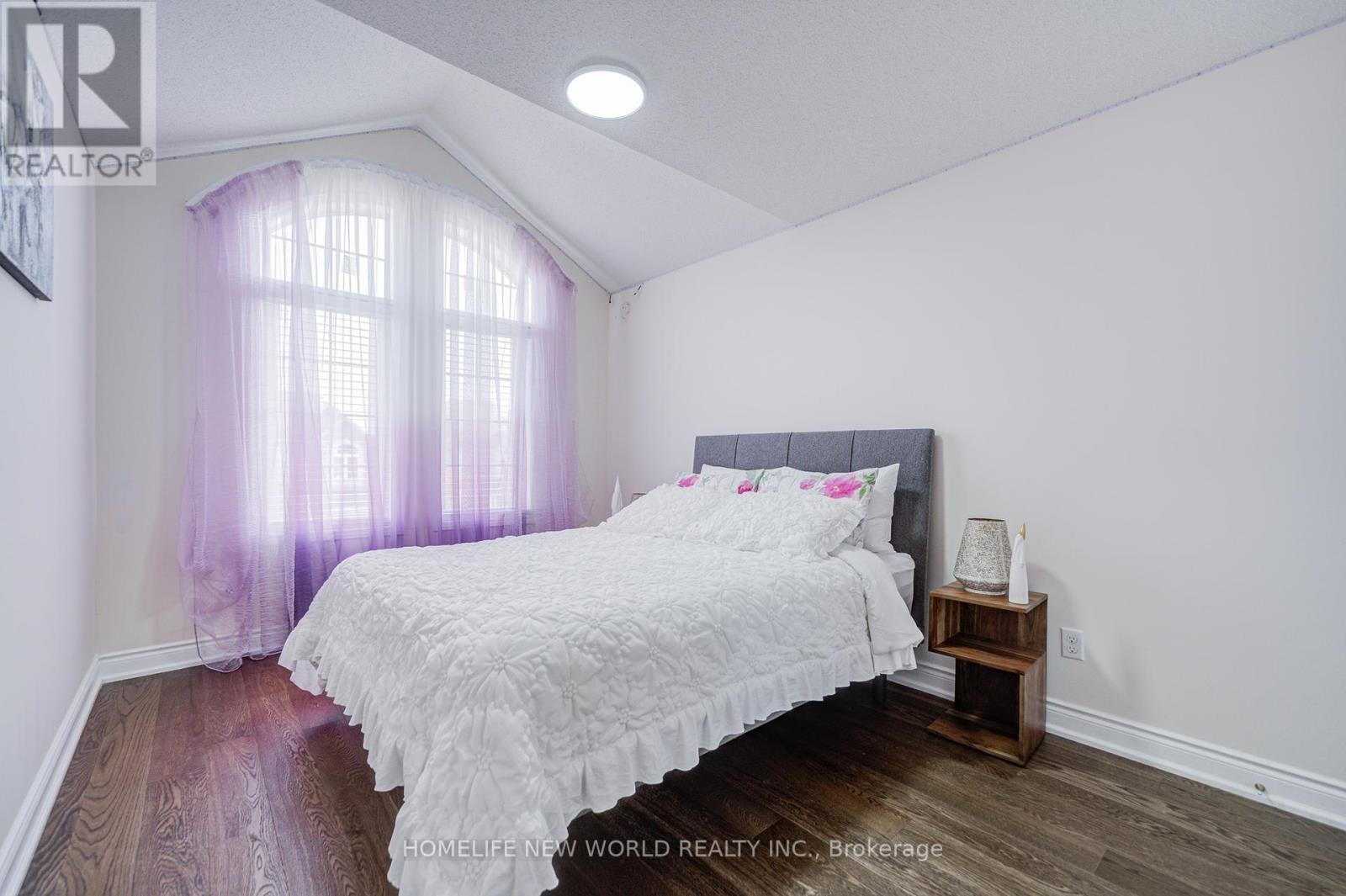2 London Pride Drive, Richmond Hill, Ontario  L4E 0X3 - Photo 11 - N12402007