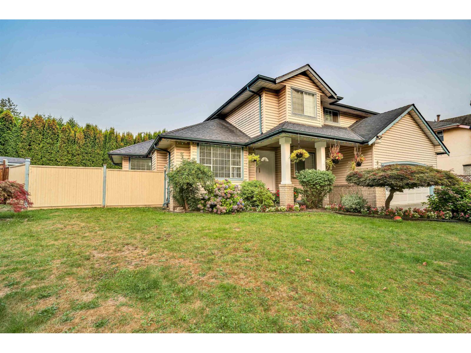 8662 141b Street, Surrey, British Columbia  V3W 0S3 - Photo 4 - R3048283