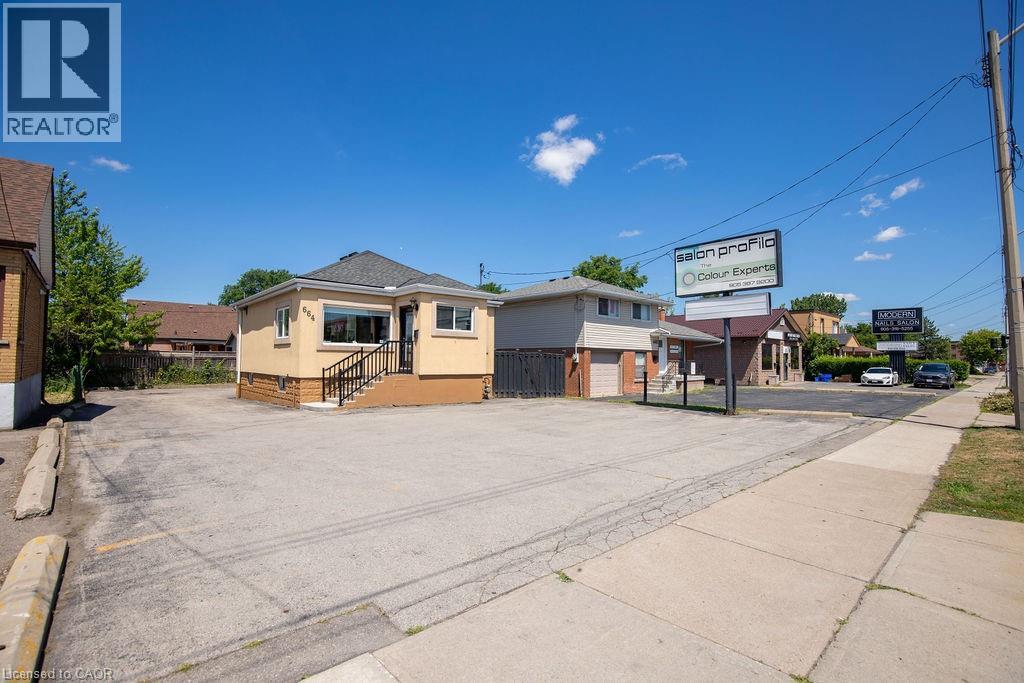 664 Upper James Street, Hamilton, Ontario  L9C 2Z3 - Photo 1 - 40769956