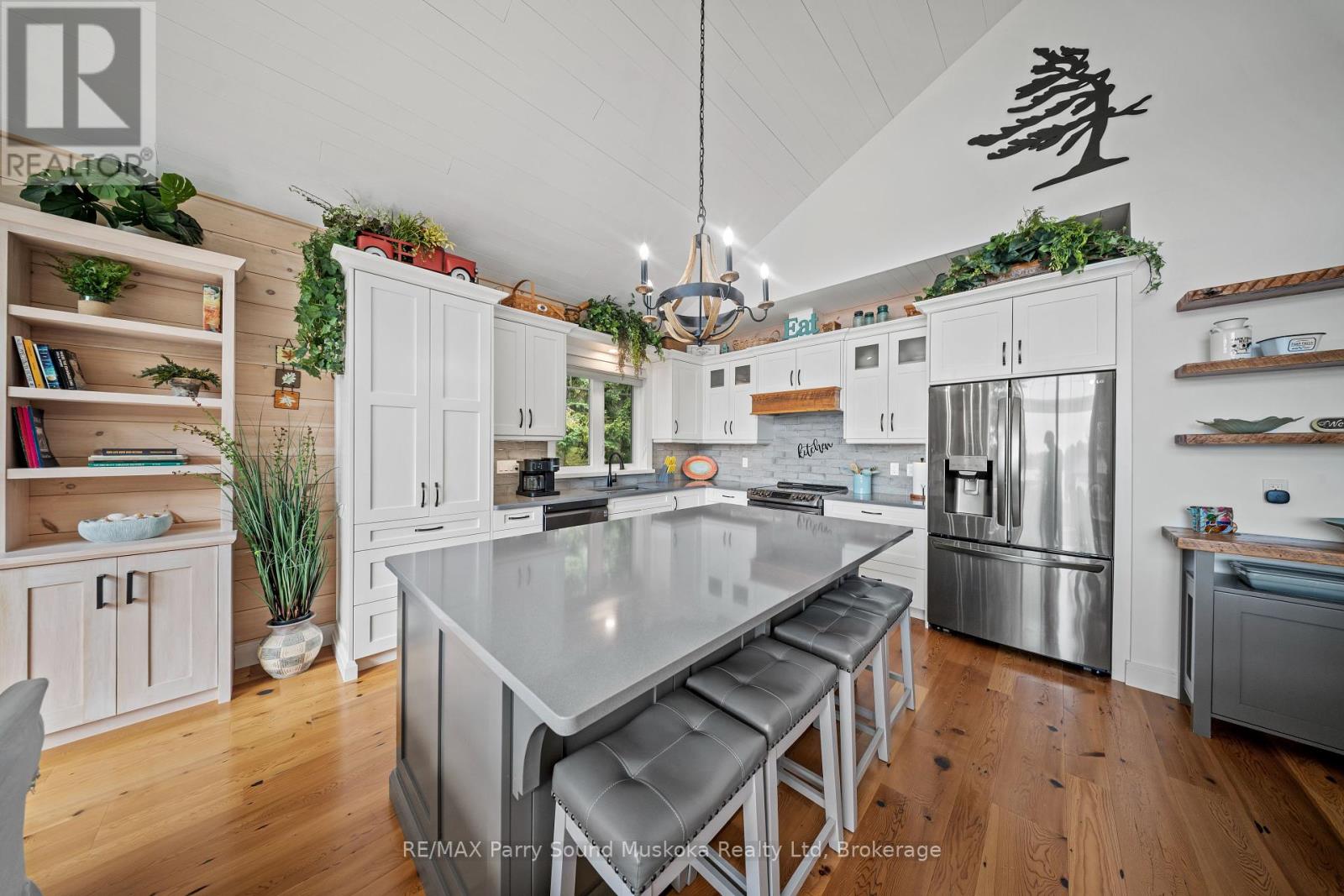 41 Sunset Cove Road, Seguin, Ontario  P2A 0B2 - Photo 10 - X12406246