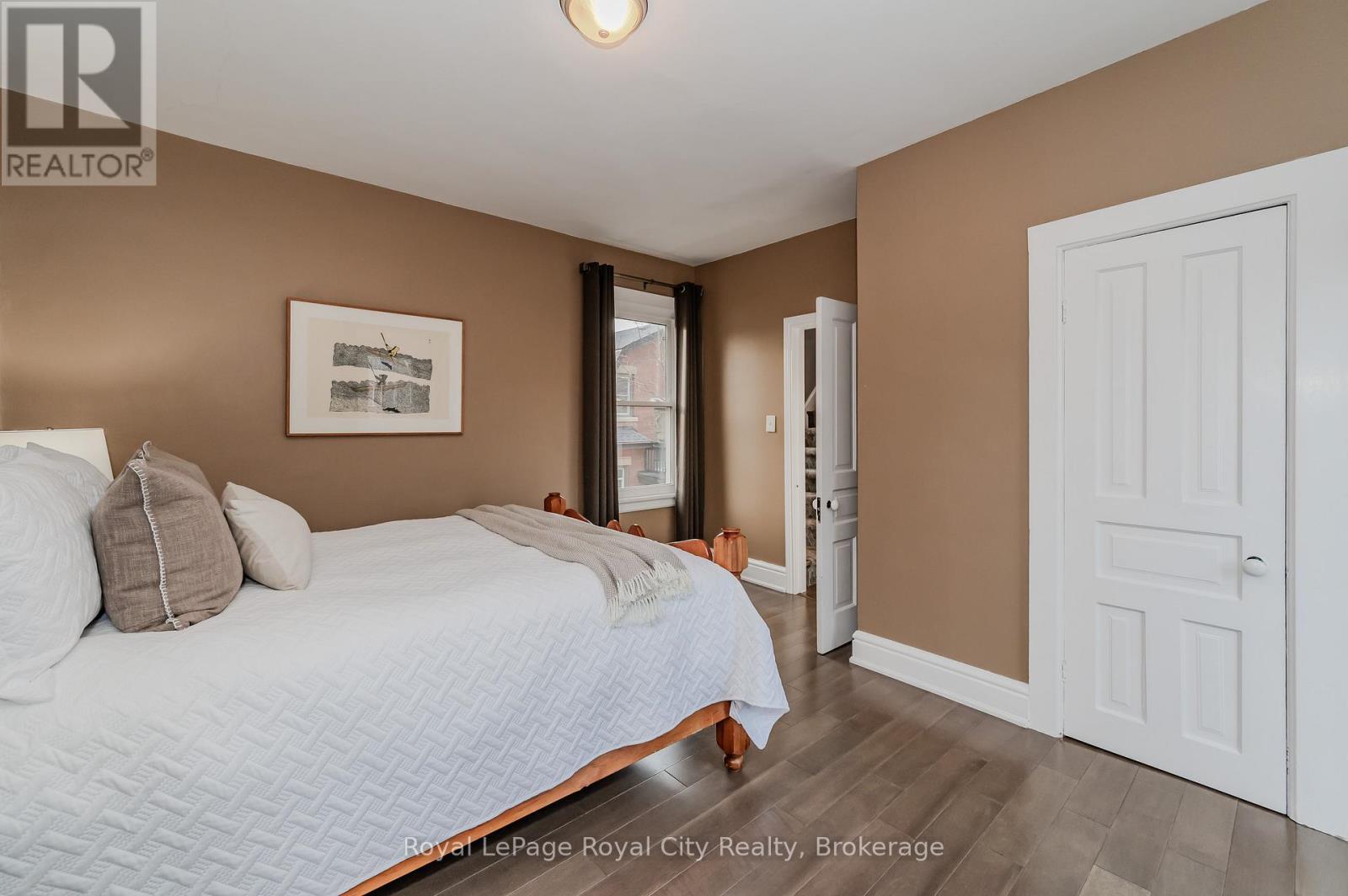 42 Liverpool Street, Guelph (Downtown), Ontario  N1H 2K9 - Photo 25 - X12406267