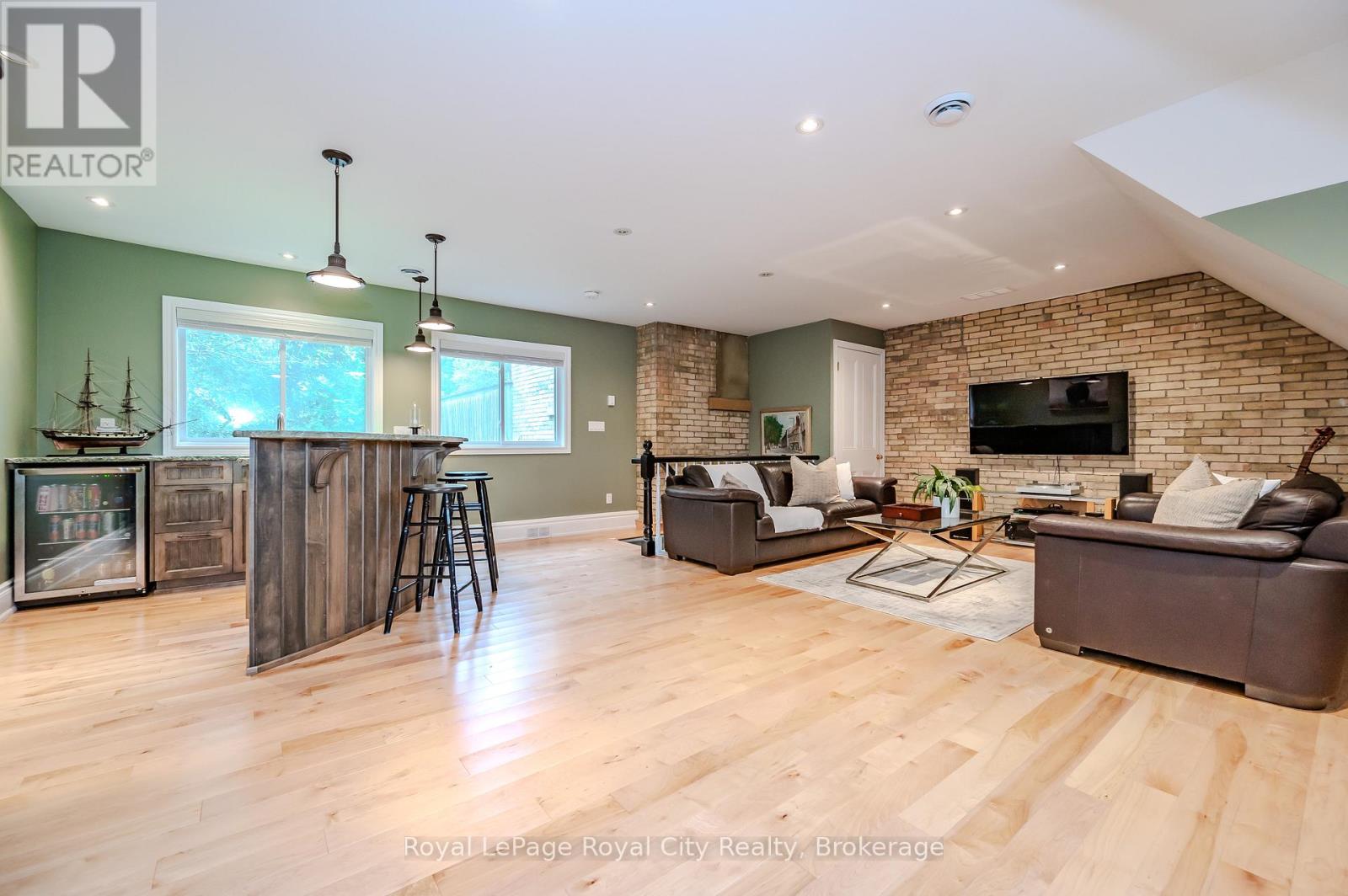 42 Liverpool Street, Guelph (Downtown), Ontario  N1H 2K9 - Photo 36 - X12406267