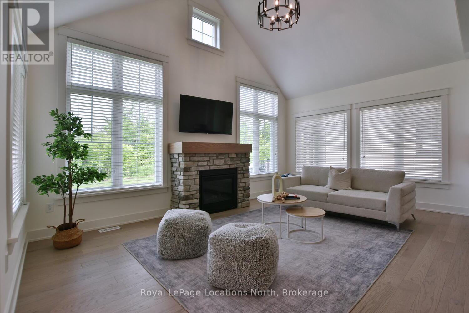 216 Snowberry Lane, Georgian Bluffs, Ontario  N0H 1S0 - Photo 10 - X12406460