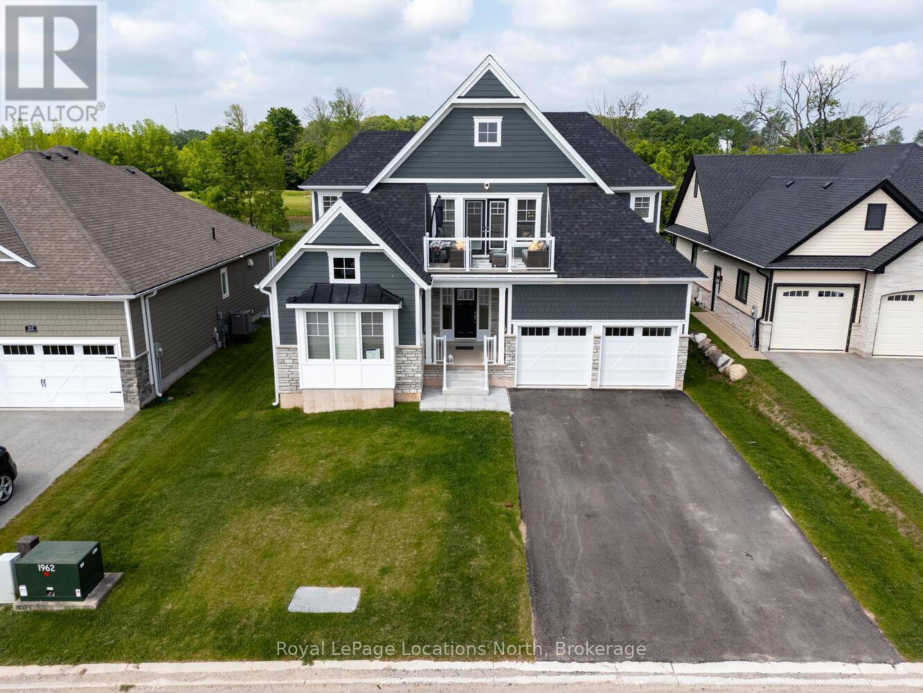 216 Snowberry Lane, Georgian Bluffs, Ontario  N0H 1S0 - Photo 2 - X12406460