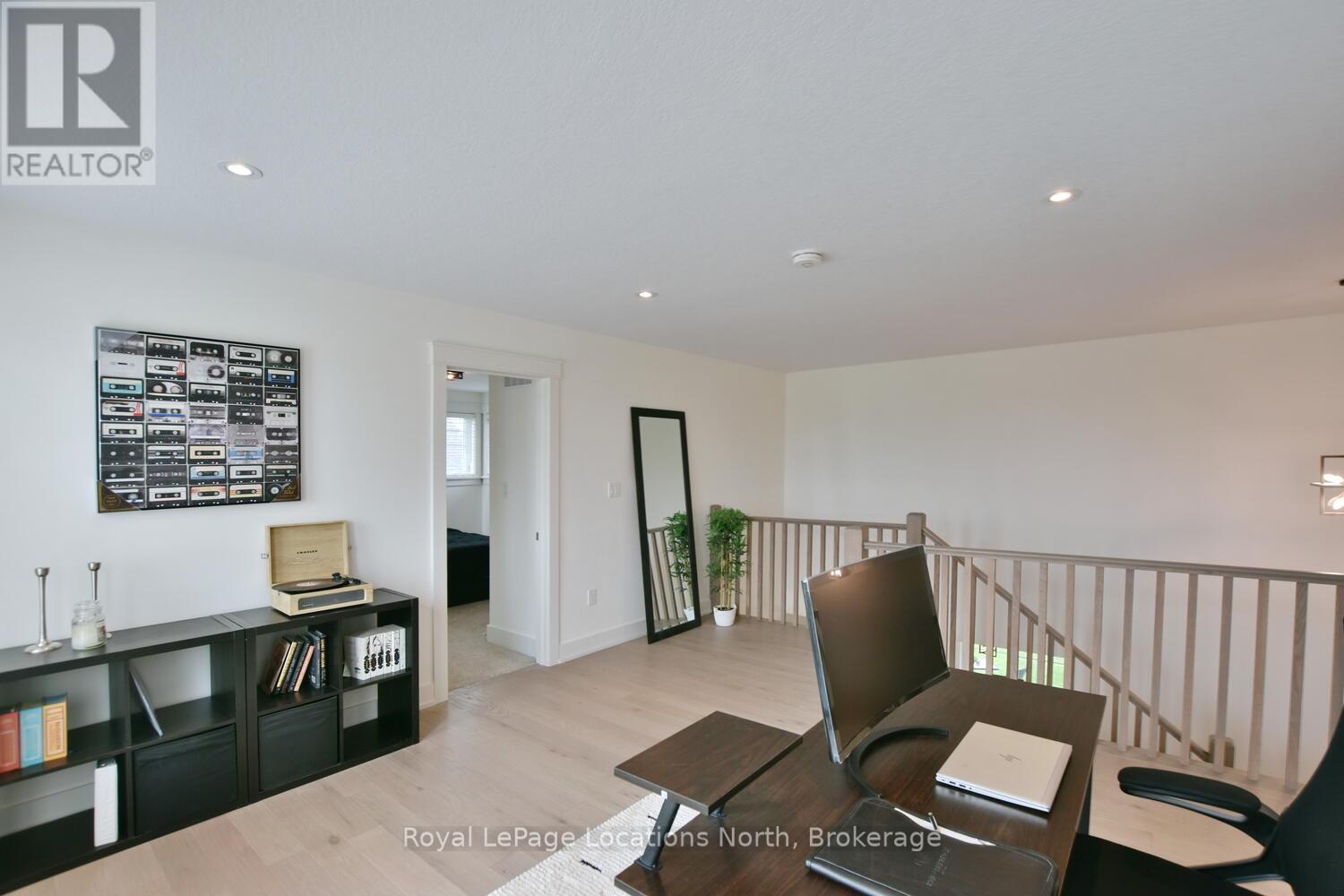 216 Snowberry Lane, Georgian Bluffs, Ontario  N0H 1S0 - Photo 21 - X12406460