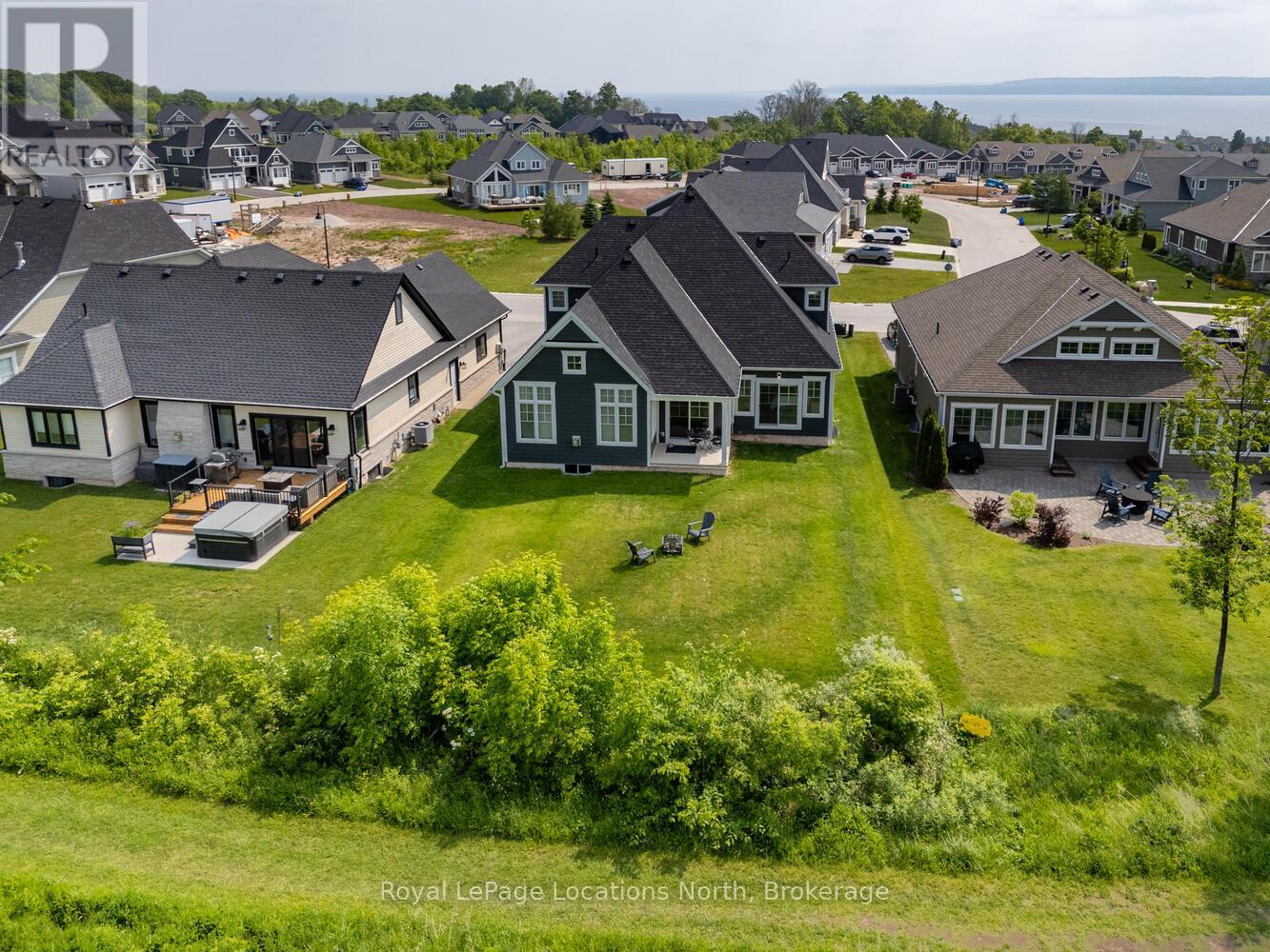 216 Snowberry Lane, Georgian Bluffs, Ontario  N0H 1S0 - Photo 45 - X12406460