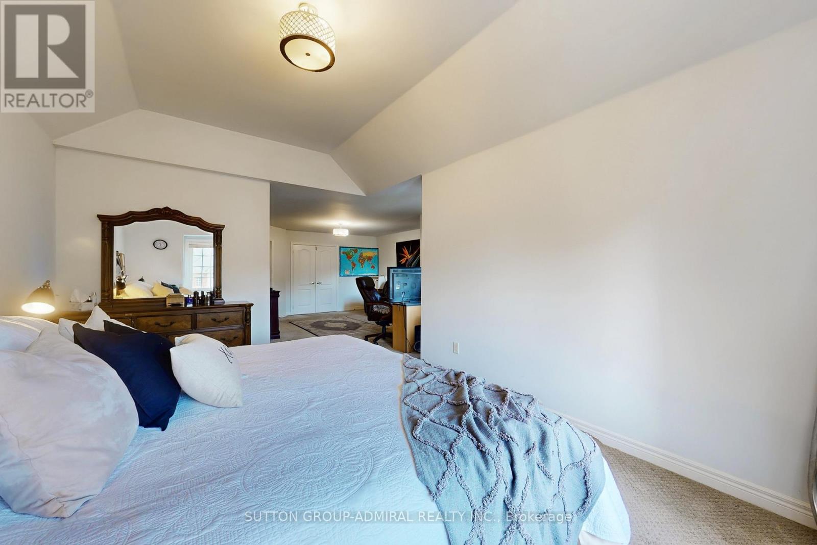 76 Westbury Court, Richmond Hill, Ontario  L4S 2L2 - Photo 20 - N12406125