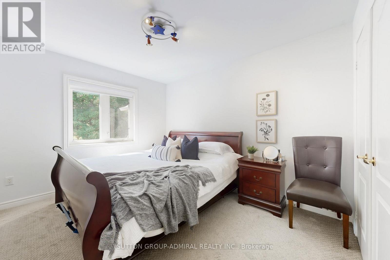 76 Westbury Court, Richmond Hill, Ontario  L4S 2L2 - Photo 24 - N12406125