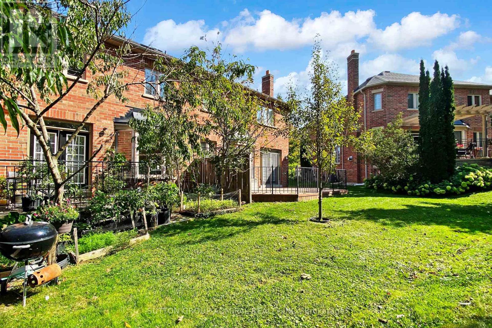 76 Westbury Court, Richmond Hill, Ontario  L4S 2L2 - Photo 38 - N12406125