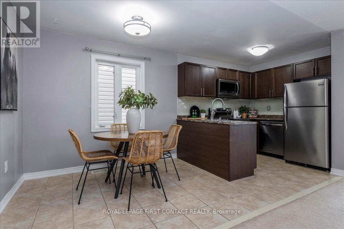22 Admiral Crescent, Essa (Angus), Ontario  L0M 1B4 - Photo 8 - N12406135