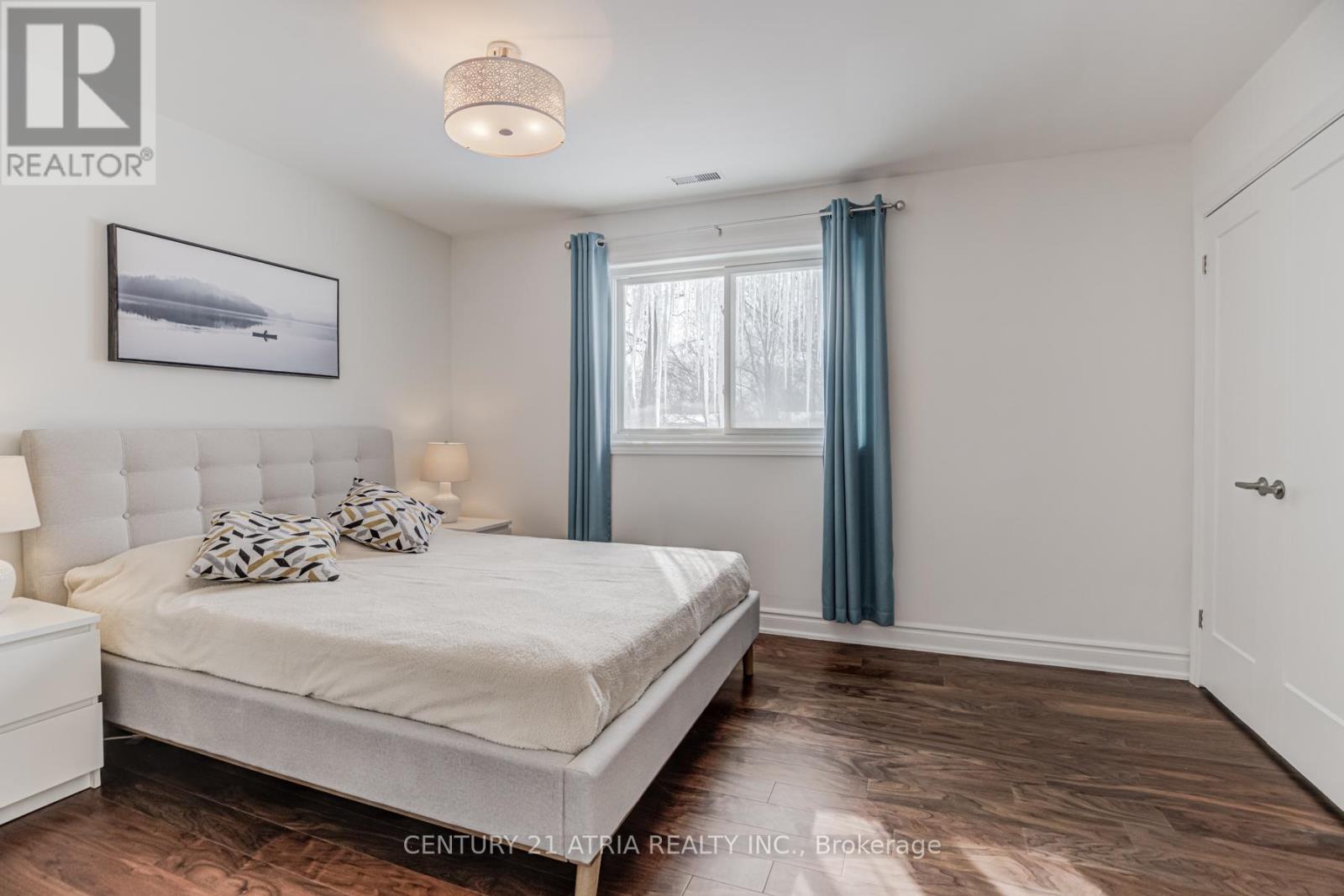 58 Lawnwood Court, Richmond Hill, Ontario  L4C 4T2 - Photo 19 - N12406136
