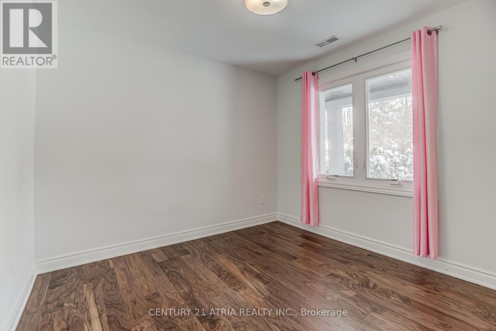 58 Lawnwood Court, Richmond Hill, Ontario  L4C 4T2 - Photo 23 - N12406136