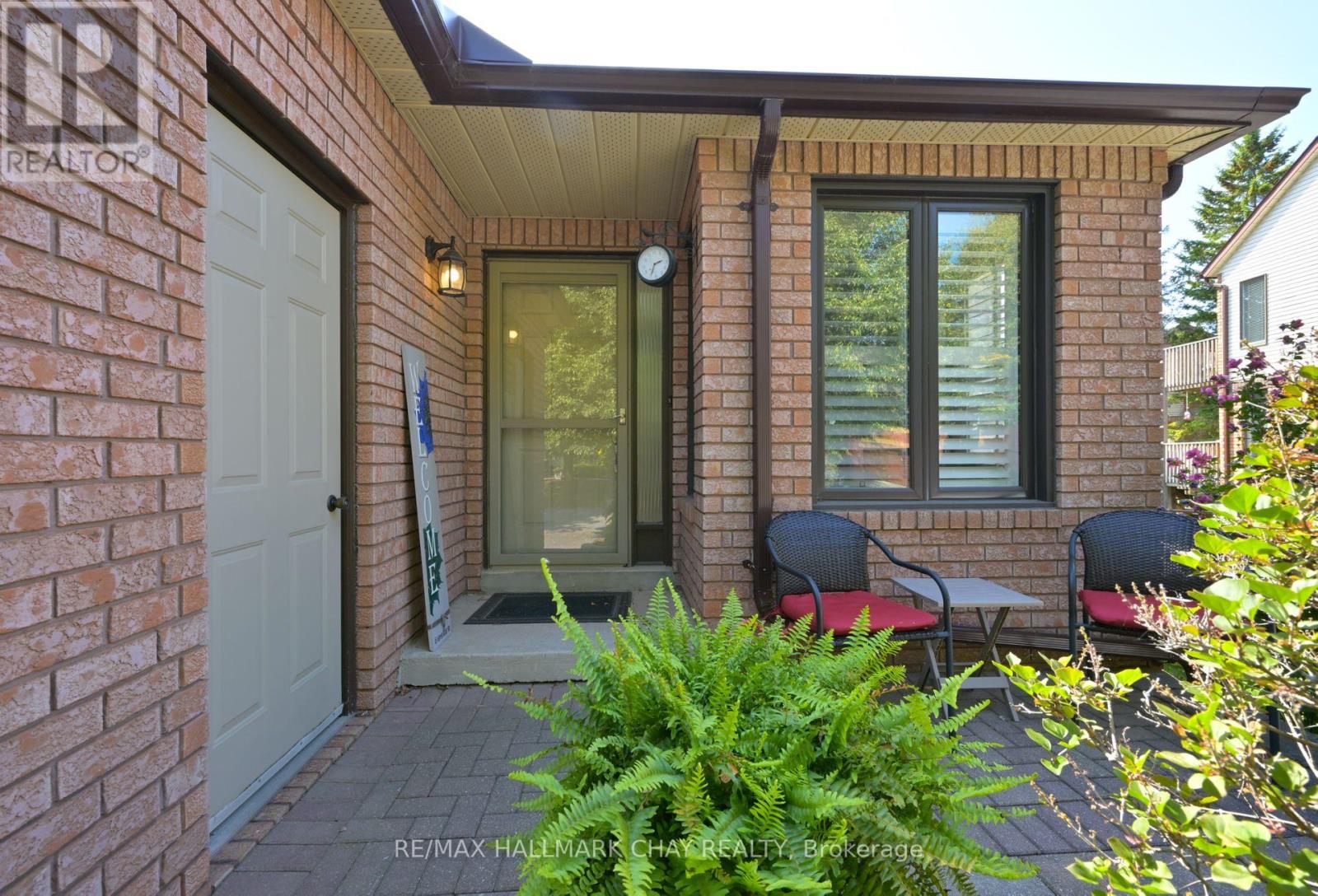 45 Green Briar Road, New Tecumseth, Ontario  L9R 1R6 - Photo 3 - N12406161