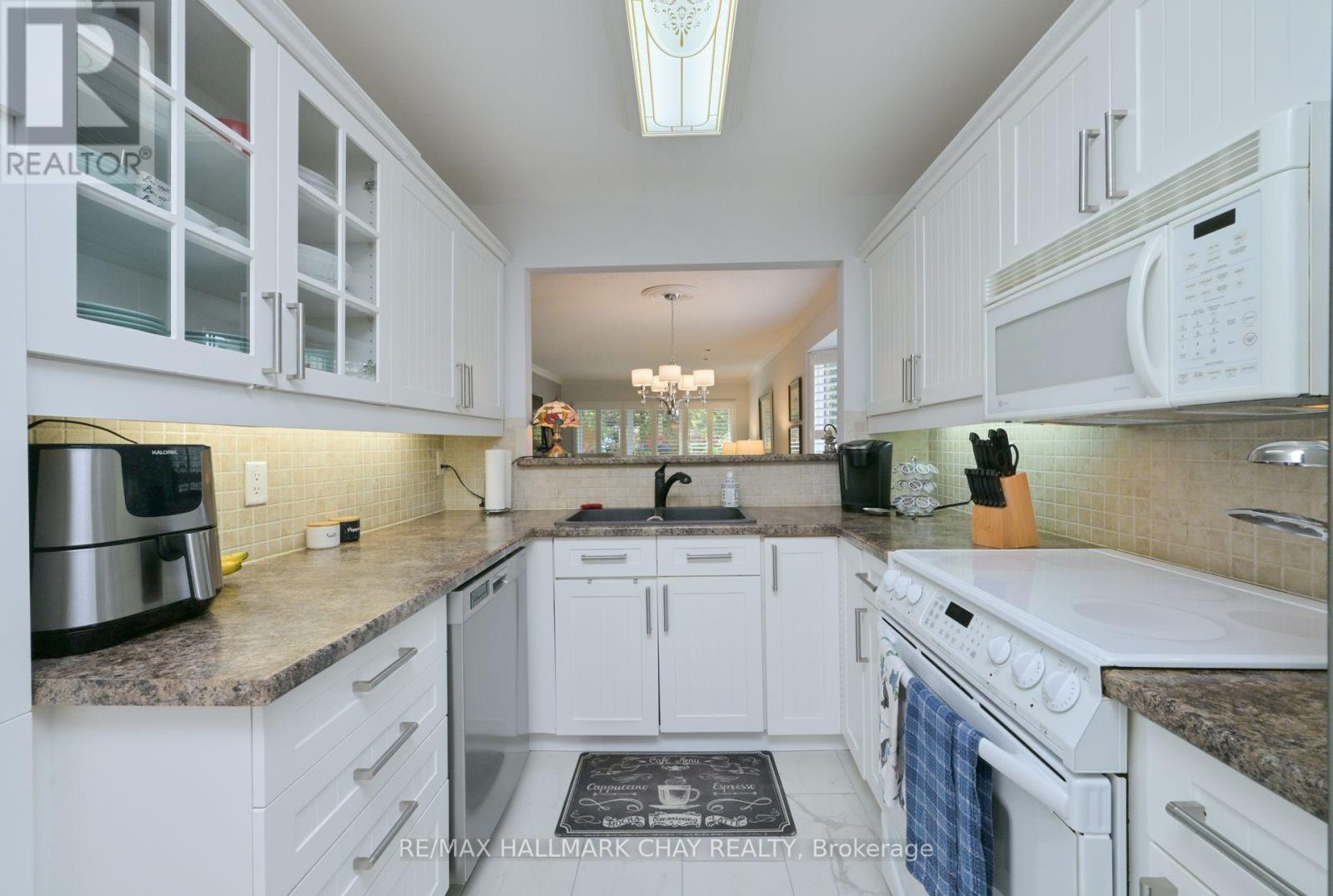 45 Green Briar Road, New Tecumseth, Ontario  L9R 1R6 - Photo 9 - N12406161