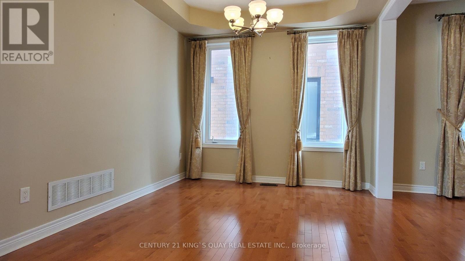 95 Princess Diana Drive, Markham, Ontario  L6C 0H2 - Photo 3 - N12406209