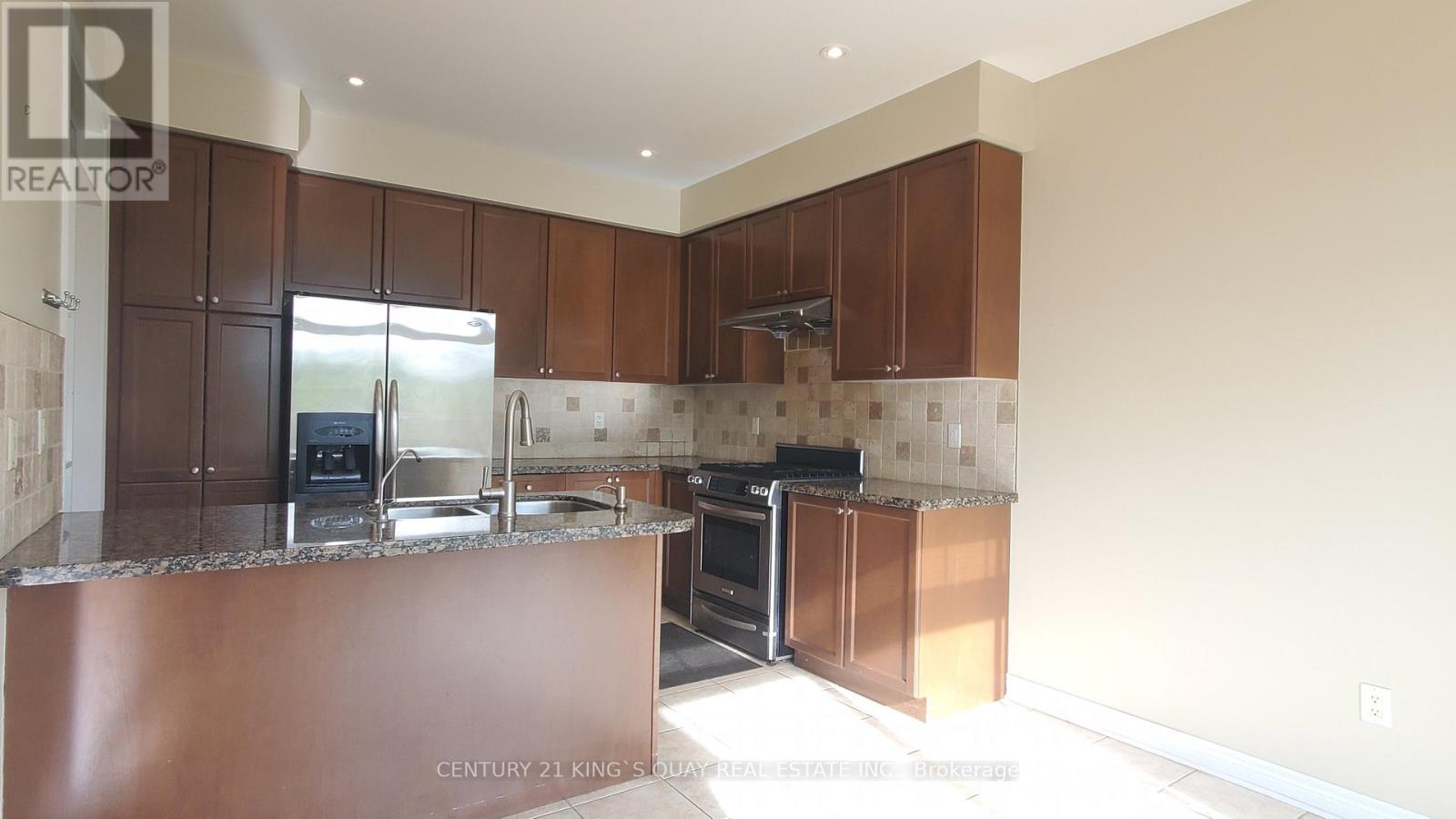 95 Princess Diana Drive, Markham, Ontario  L6C 0H2 - Photo 6 - N12406209